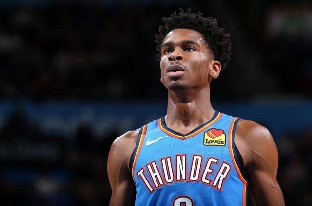 中超俱乐部欠薪问题严峻，准入审核难度大，职业化进程仍不完善。