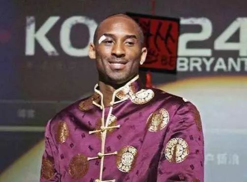 退役纪念球